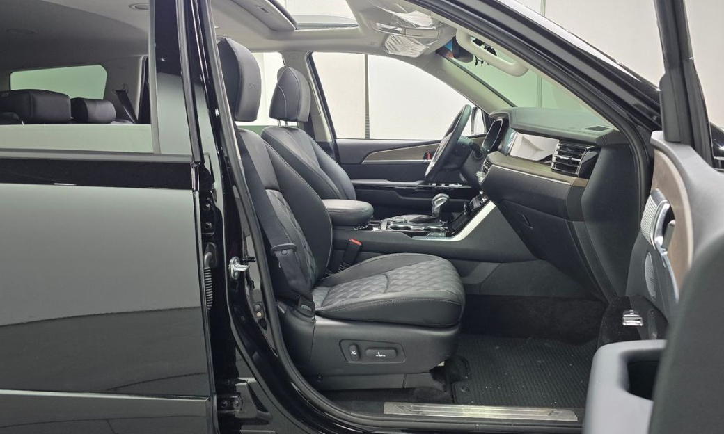 Kia Mohave Diesel 3.0 4WD 7-Seater, 2024