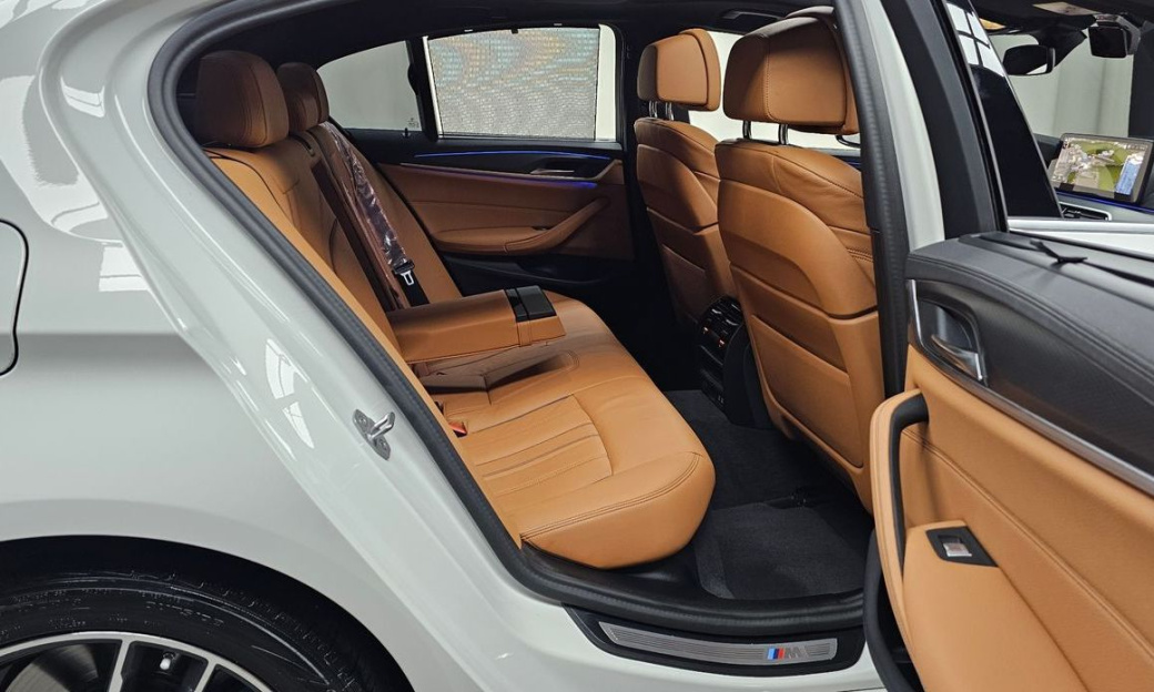 BMW 5-Series 520i M Sport, 2023