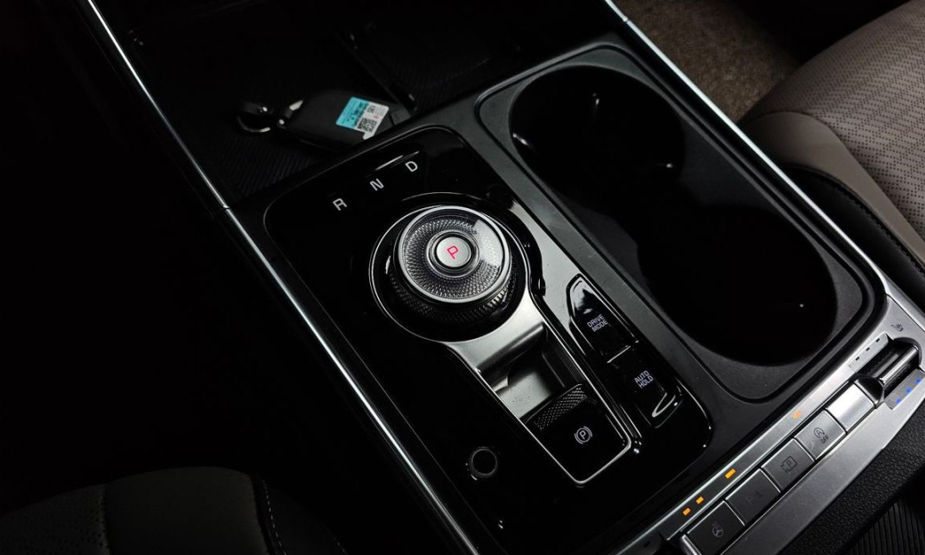 Kia Carnival 7-Seater Signature, 2025