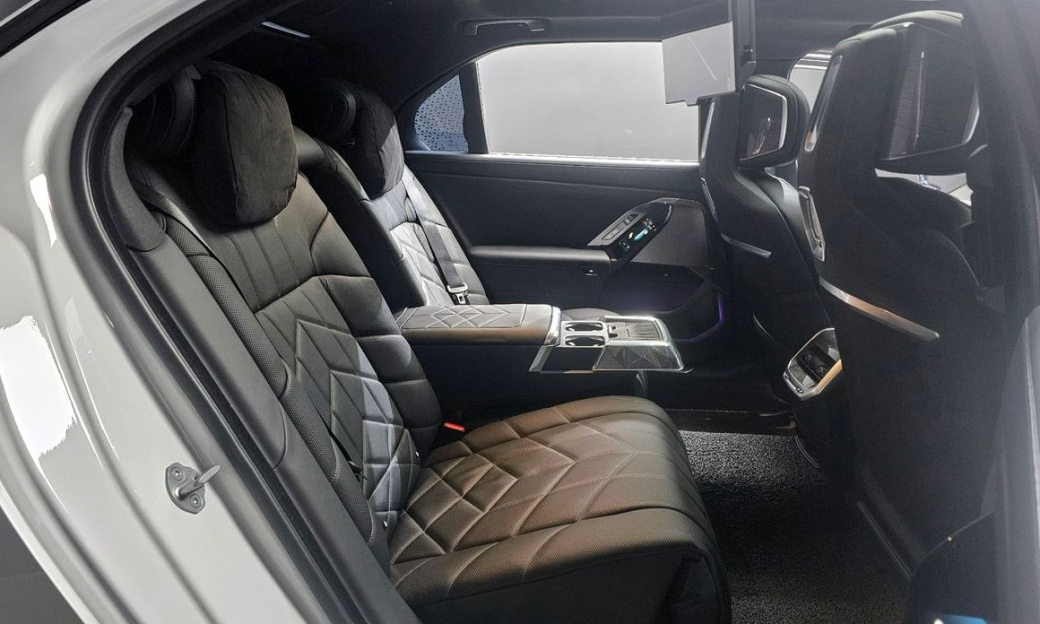 BMW 7-Series 740i xDrive M Sport, 2024