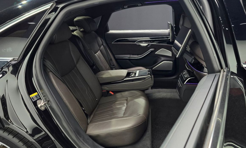 Audi A8 55 TFSI Quattro LWB, 2021