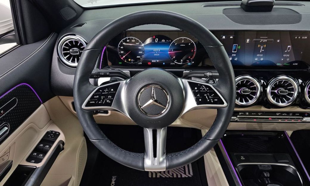 Mercedes-Benz GLB-Class GLB200 d, 2024