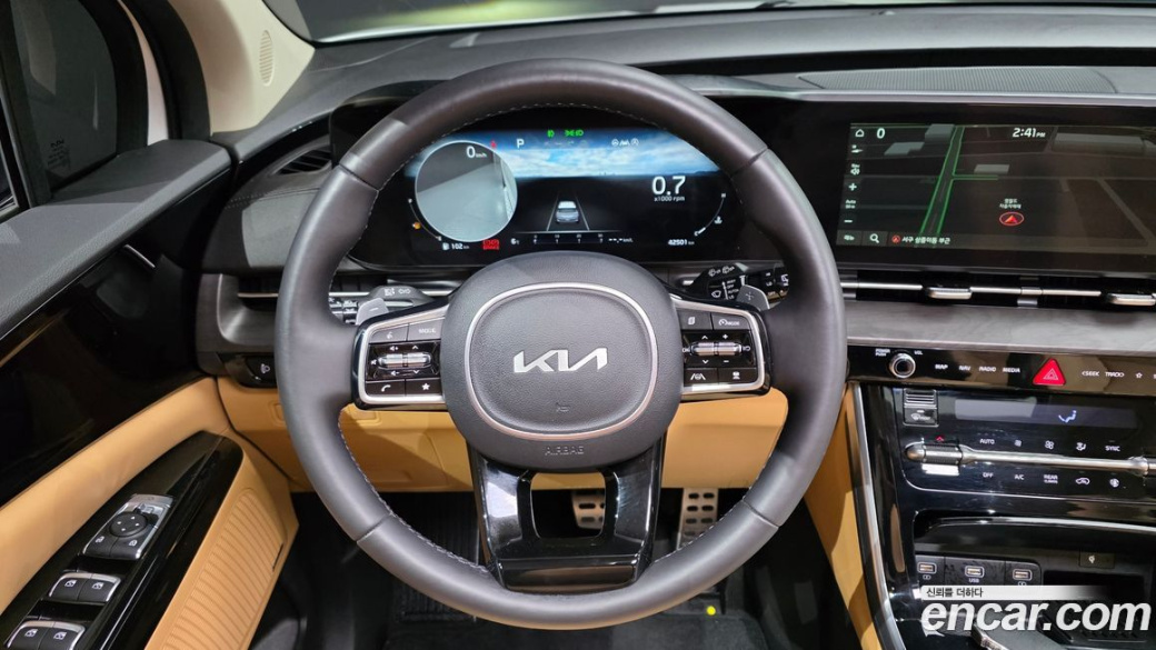 Kia Carnival 7-Seater Outdoor, 2023