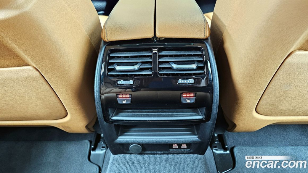BMW 5-Series 520i Luxury, 2023