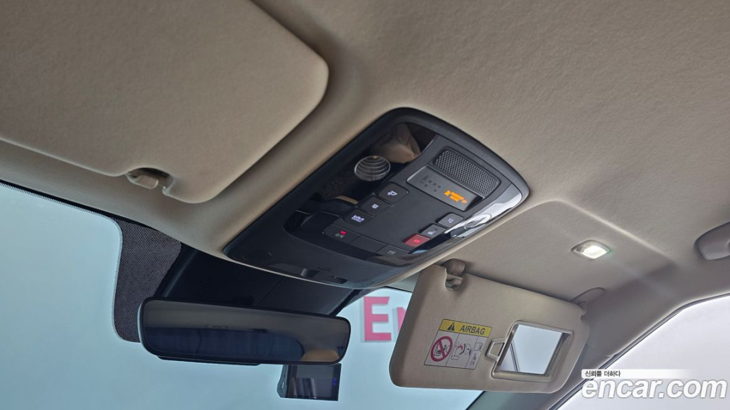 Kia Carnival 7-Seater Outdoor, 2022