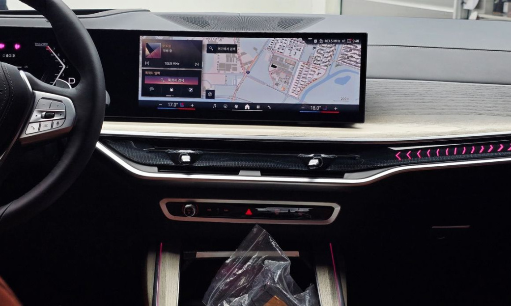 BMW X7 xDrive 40i Design Pure Excellence 6-Seater, 2025