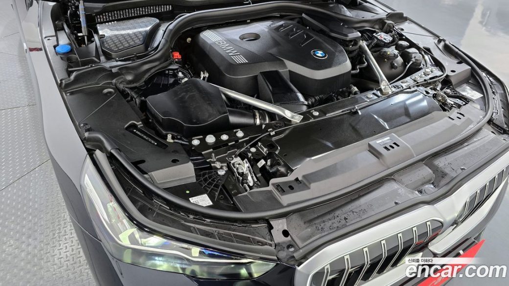 BMW 5-Series 530i xDrive M Sport, 2025