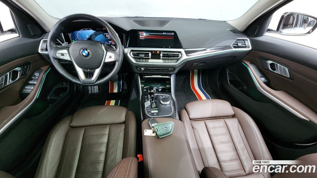 BMW 3-Series 320i Luxury, 2022