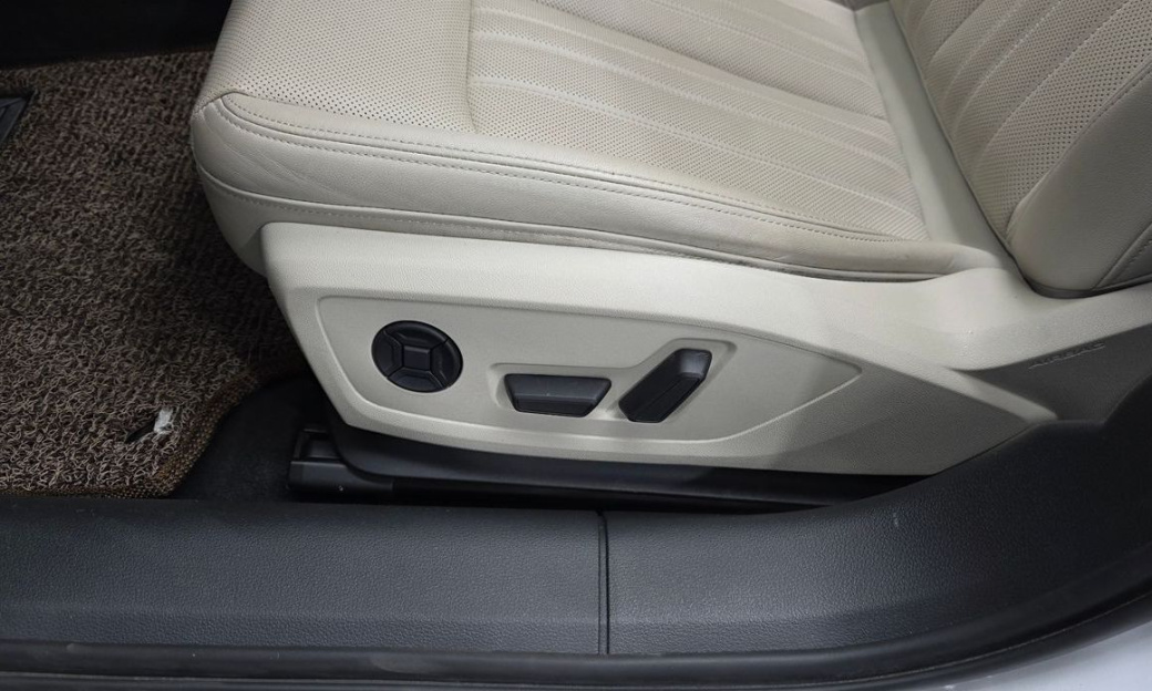 Audi A6 45 TFSI Quattro Premium, 2023