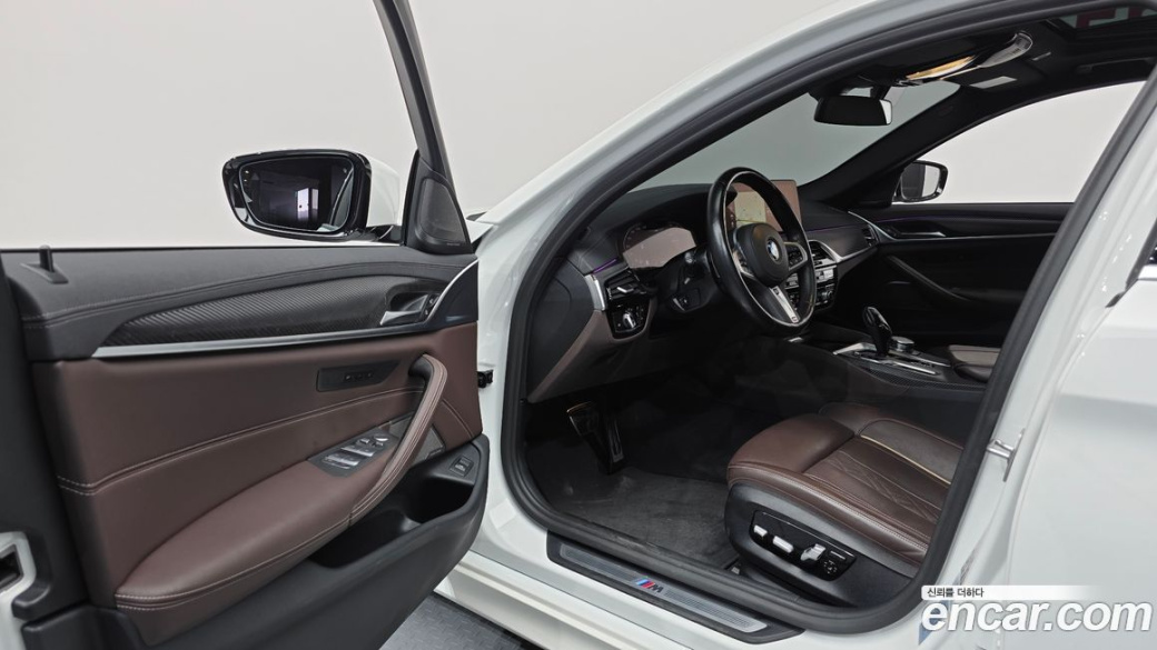 BMW 5-Series 530i xDrive M Sport Package, 2023