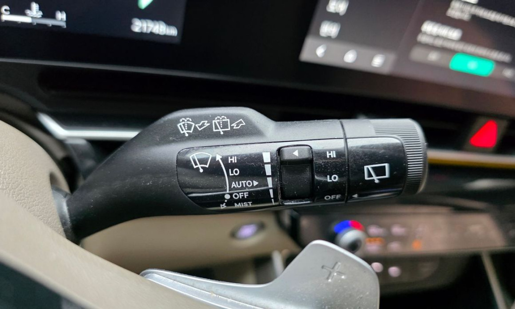Kia Carnival 9-Seater Signature, 2025