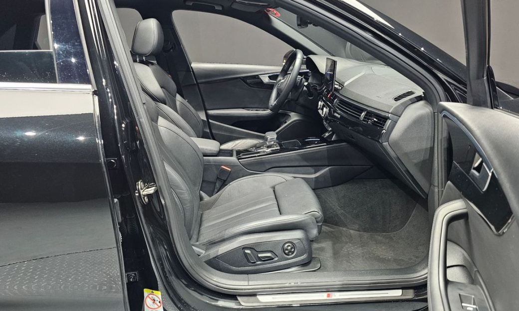Audi A4 45 TFSI Quattro Premium, 2021