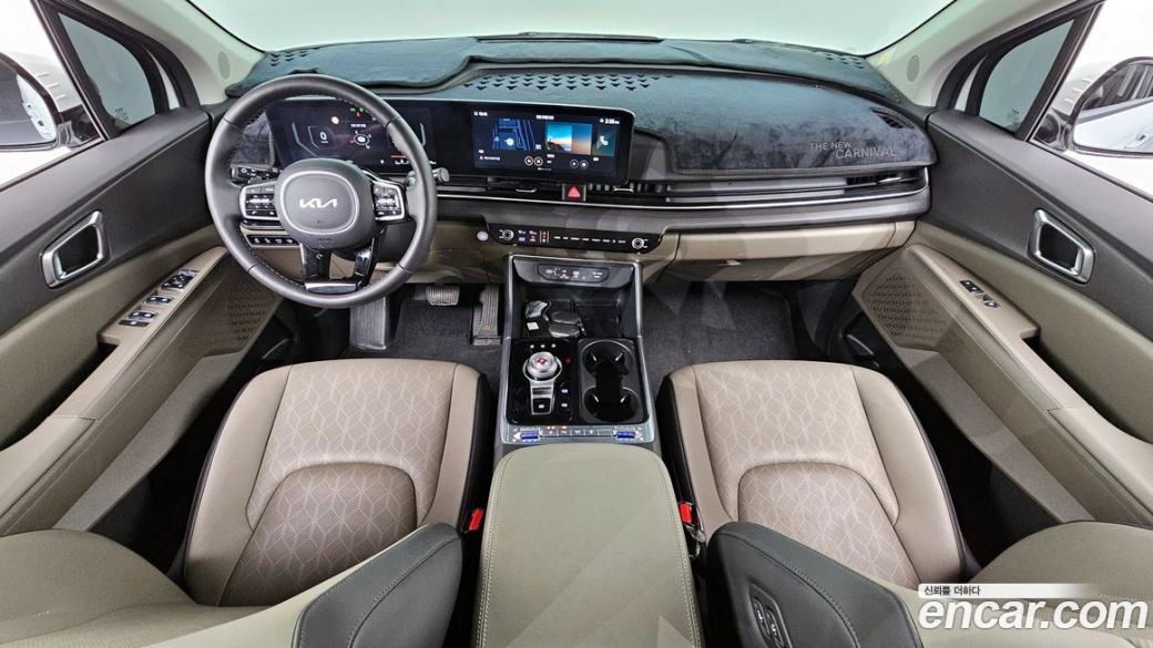 Kia Carnival 9-Seater Noblesse, 2024