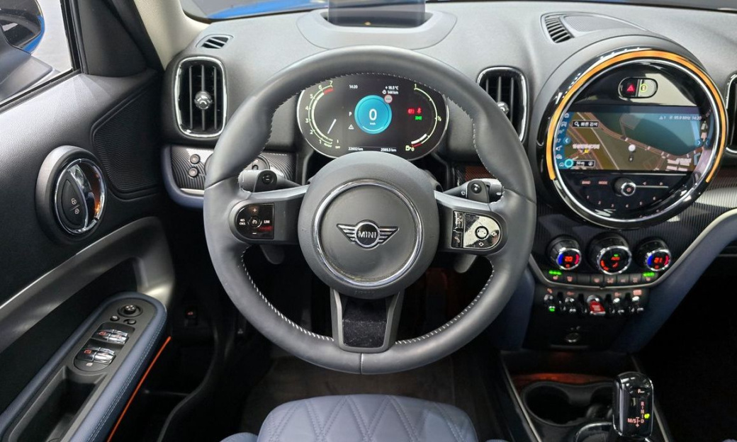 Mini Countryman ALL4 Classic Launch Pack, 2023