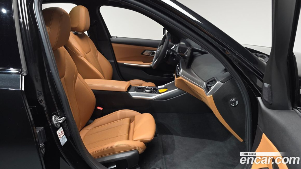 BMW 3-Series 320i M Sport, 2023