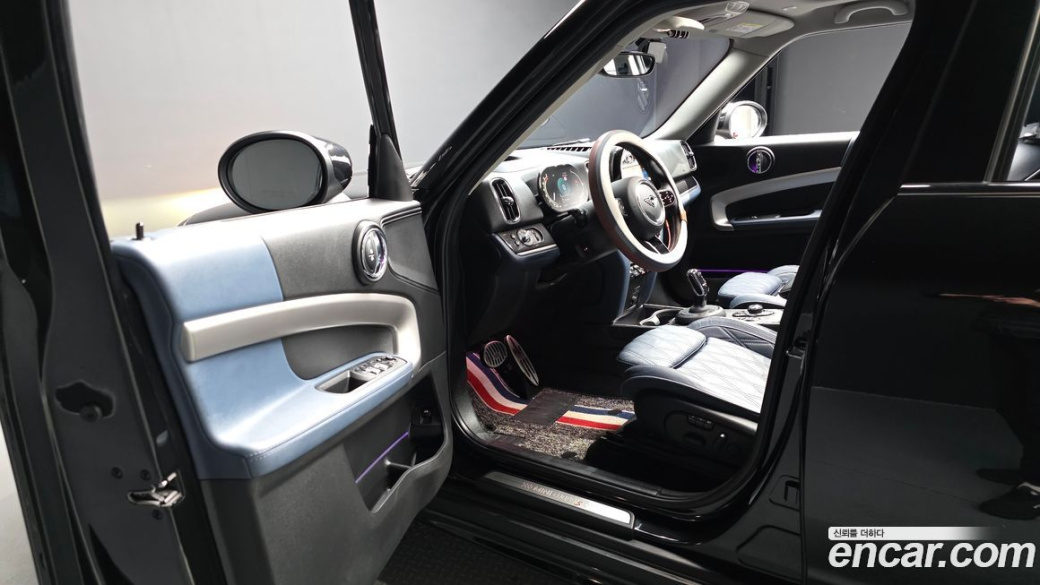 Mini Countryman ALL4 Classic Launch Pack, 2023
