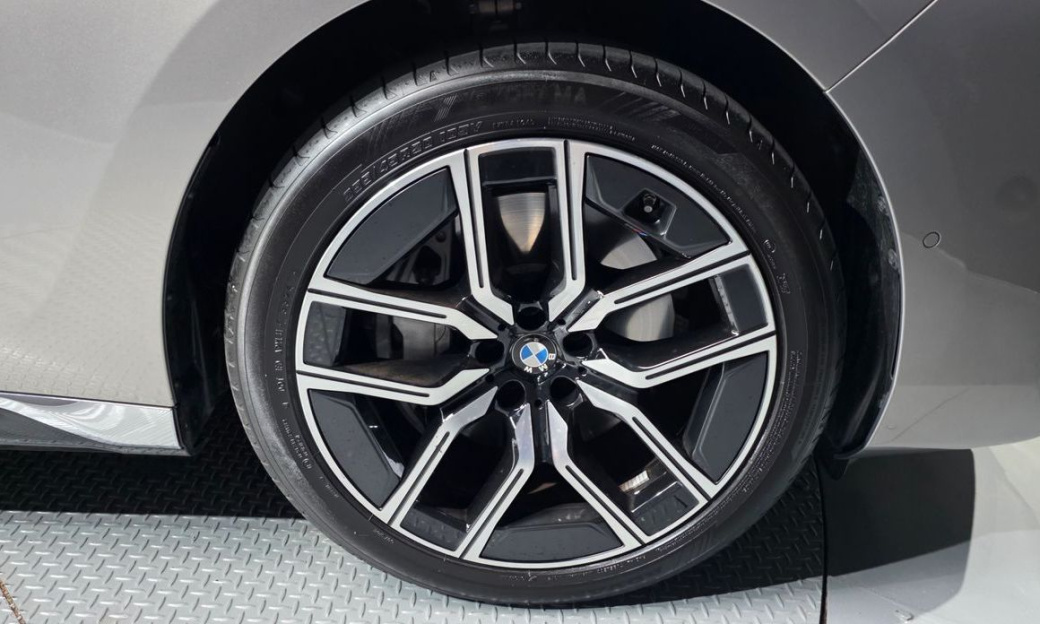 BMW 7-Series 740i xDrive M Sport Limited, 2025