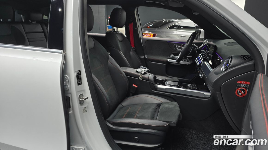 Mercedes-Benz GLB-Class AMG GLB35 4MATIC, 2023