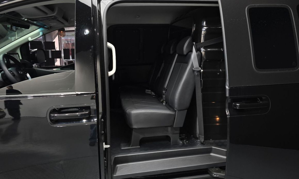 Hyundai Staria Cargo 5-Seater, 2025