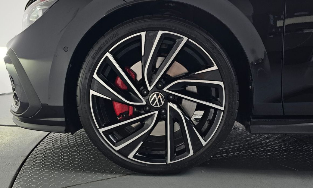 Volkswagen Golf 2.0 GTI, 2024