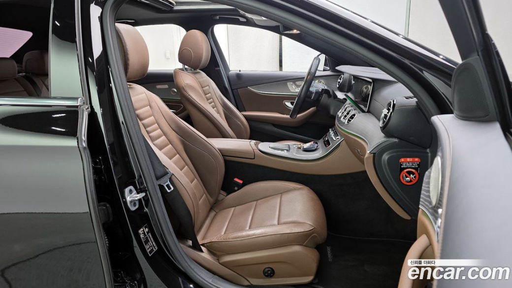 Mercedes-Benz E-Class E350 4MATIC Exclusive, 2023