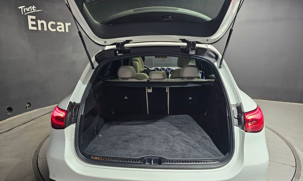 Mercedes-Benz GLC-Class GLC 300 4MATIC Avantgarde, 2025
