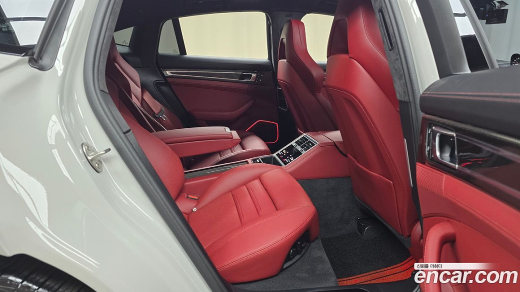 Porsche Panamera 4.0 GTS, 2024