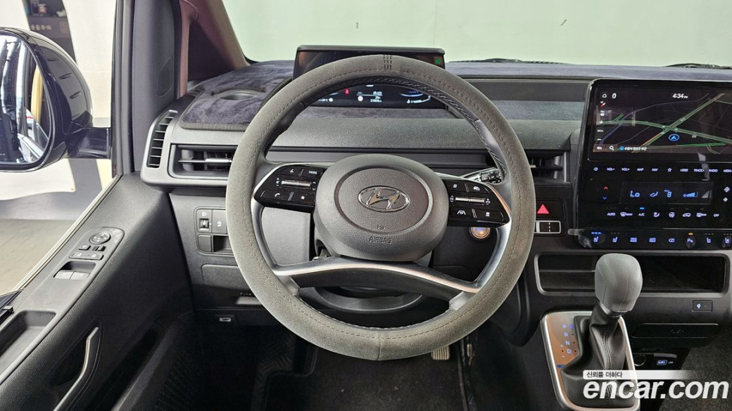 Hyundai Staria 2WD Camping Car, 2024