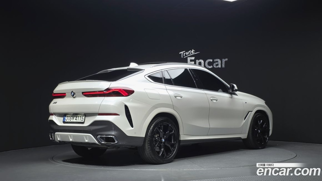 BMW X6 xDrive30d M Sport, 2022
