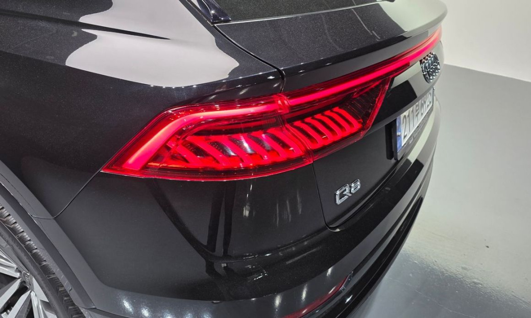 Audi Q8 55 TFSI Quattro Premium, 2023