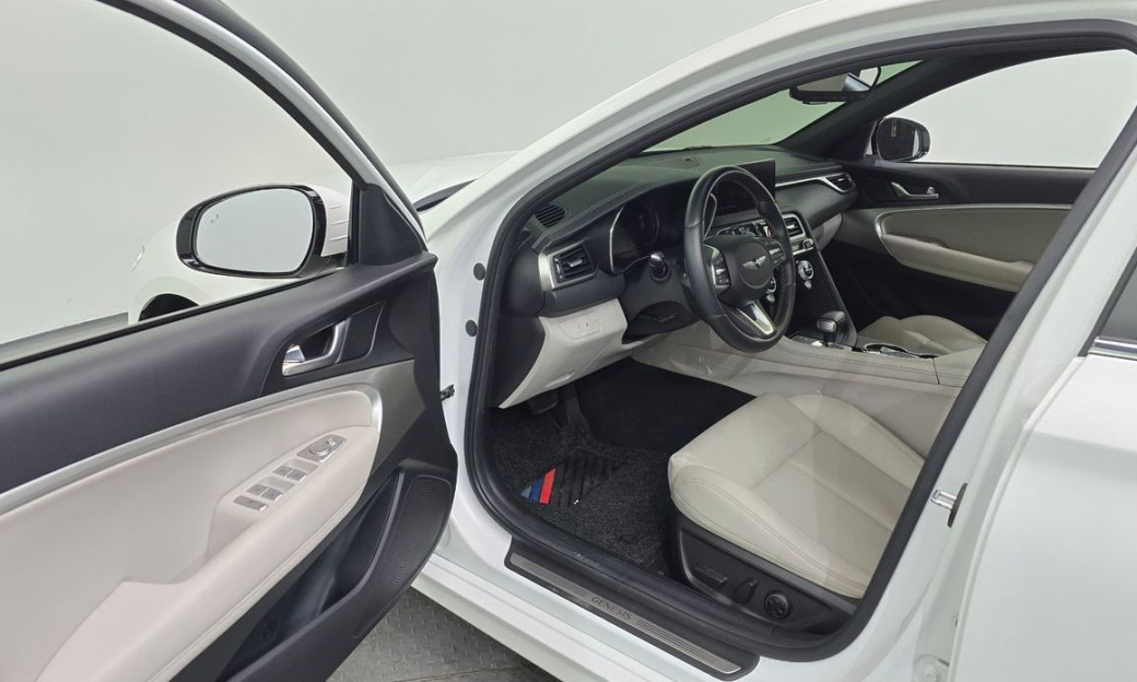 Genesis G70 Gasoline 2.0T 4WD, 2022