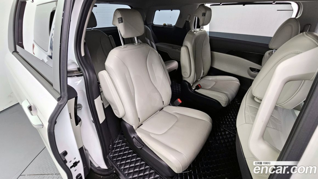 Kia Carnival 9-Seater Noblesse, 2023