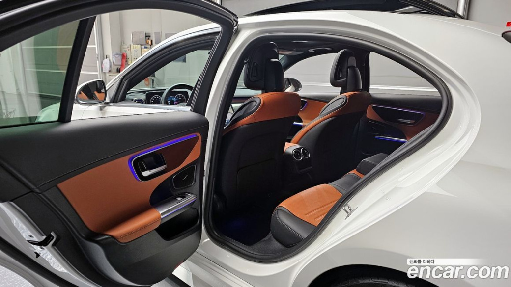 Mercedes-Benz C-Class C300 4MATIC AMG Line, 2023