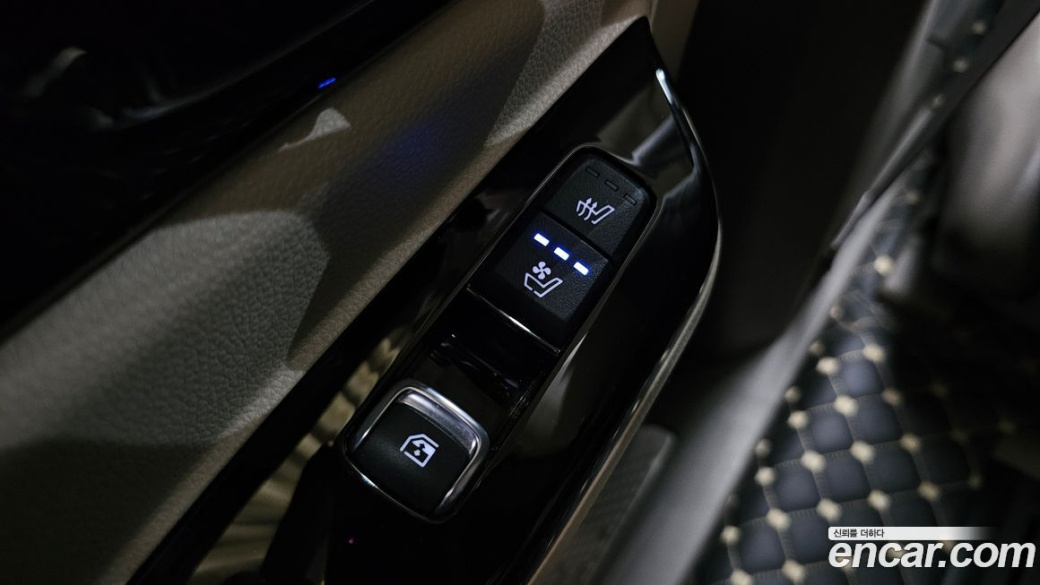 Kia Carnival 9-Seater Hi-Limousine, 2022