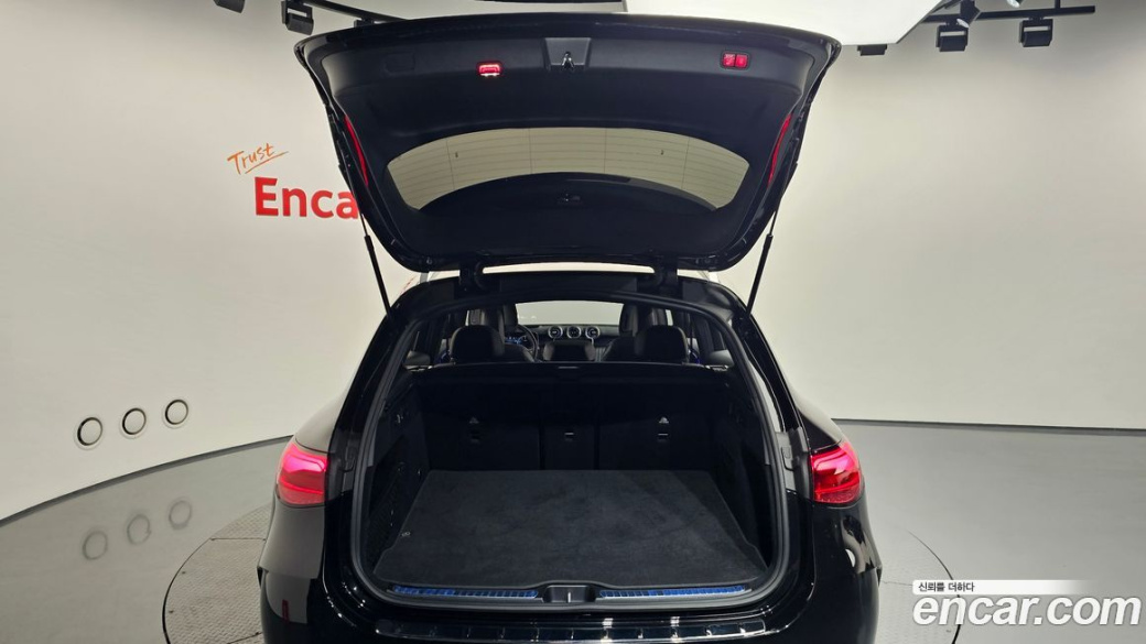 Mercedes-Benz GLC-Class GLC300 4MATIC AMG Line, 2023