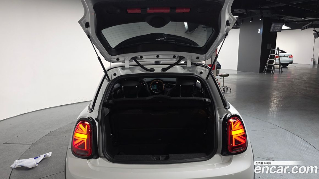 Mini Cooper JCW, 2024