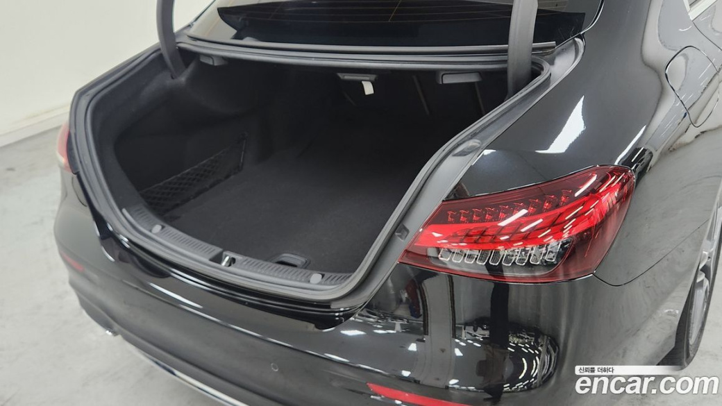 Mercedes-Benz E-Class E250 AMG Line, 2023