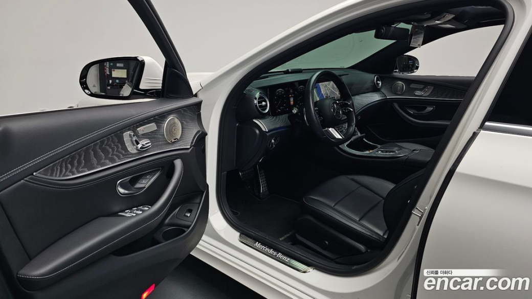 Mercedes-Benz E-Class E350 4MATIC AMG Line, 2021