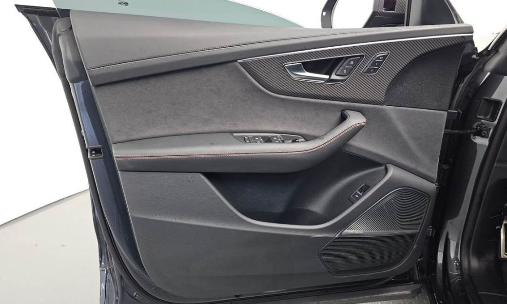 Audi RSQ8 4.0 TFSI Quattro Performance, 2025