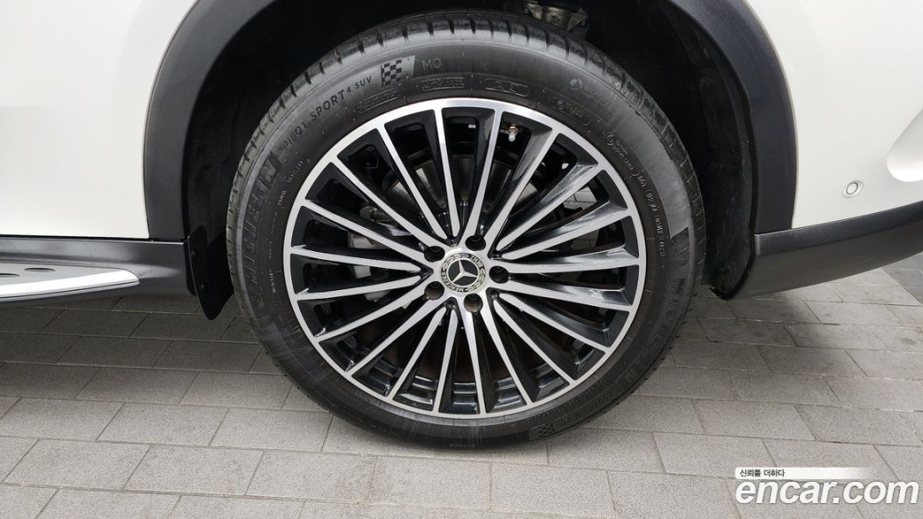 Mercedes-Benz GLC-Class GLC300 4MATIC AMG Line, 2024