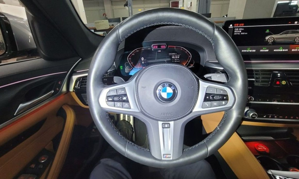BMW 5-Series 520i M Sport, 2023