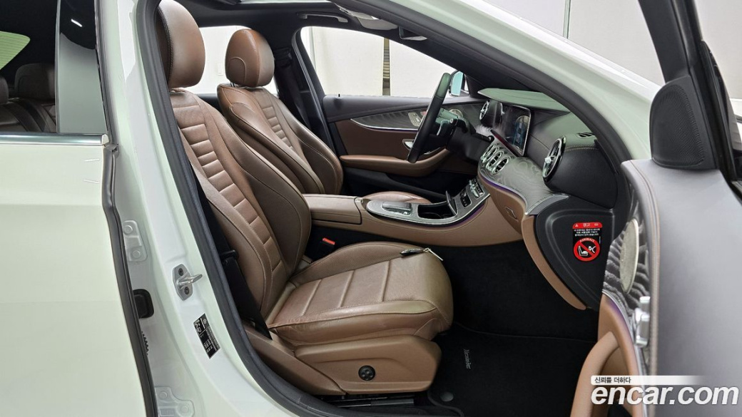 Mercedes-Benz E-Class E350 4MATIC Avantgarde, 2022