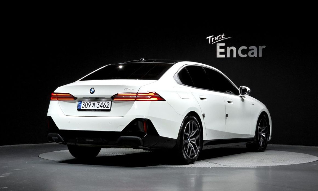BMW 5-Series 520i M Sport, 2024