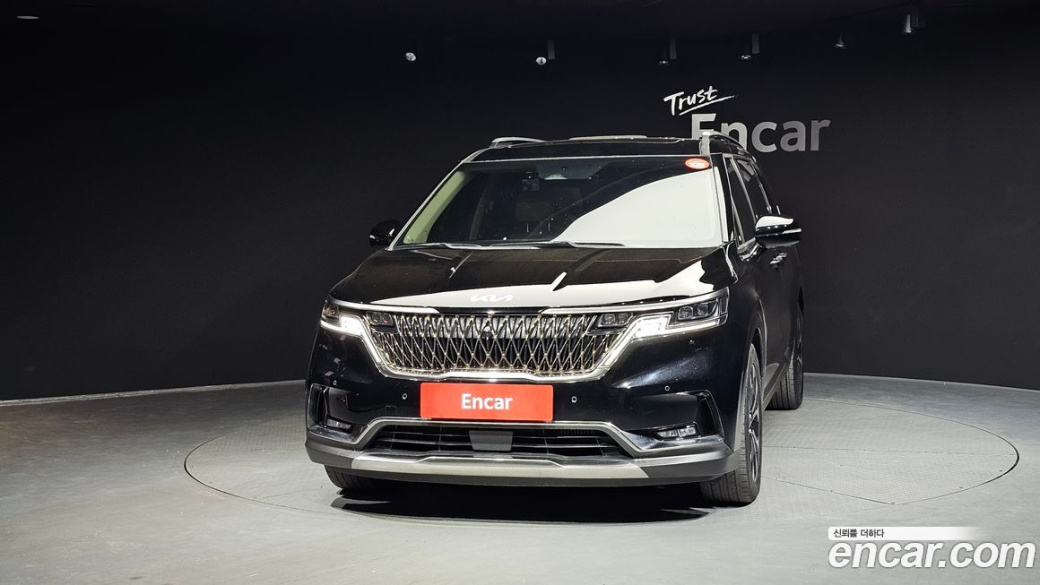Kia Carnival 7-Seater Outdoor, 2023