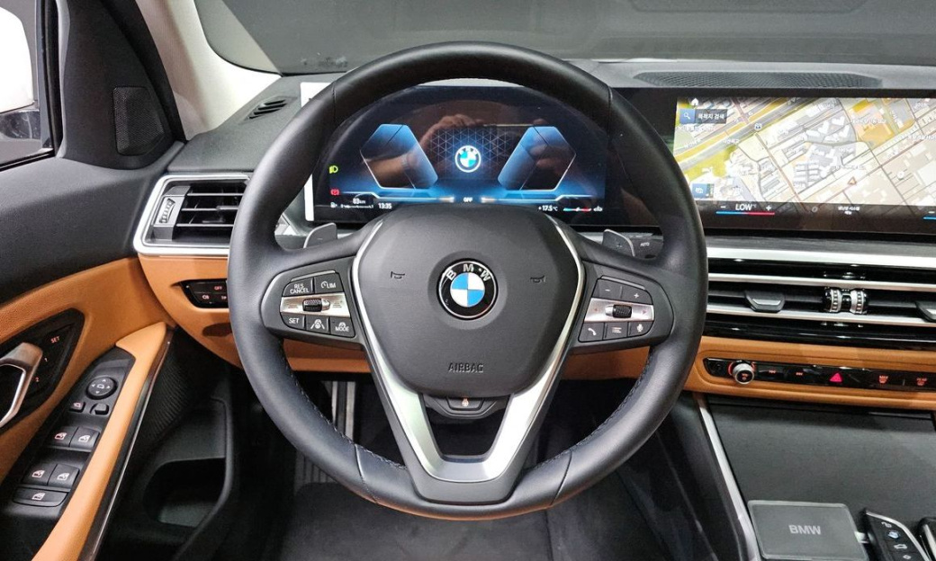 BMW 3-Series 320i, 2023