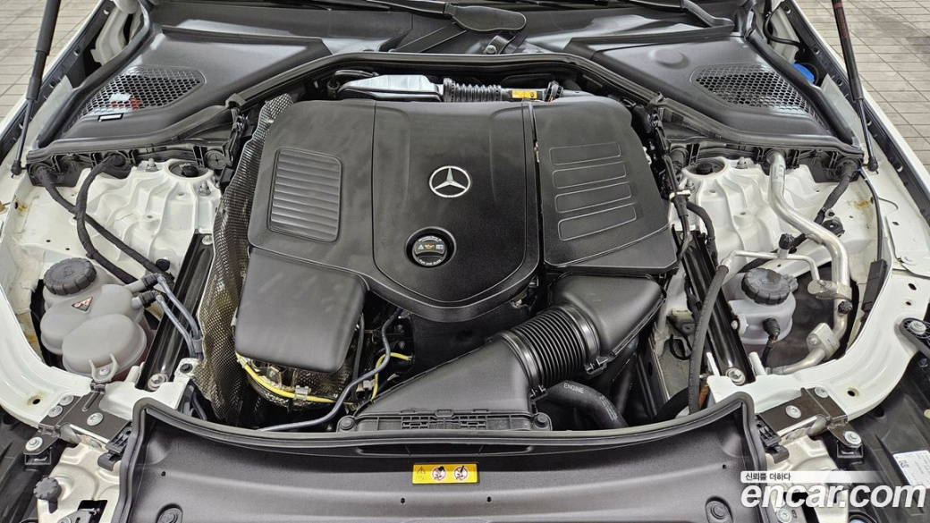 Mercedes-Benz E-Class E300 4MATIC Exclusive, 2024