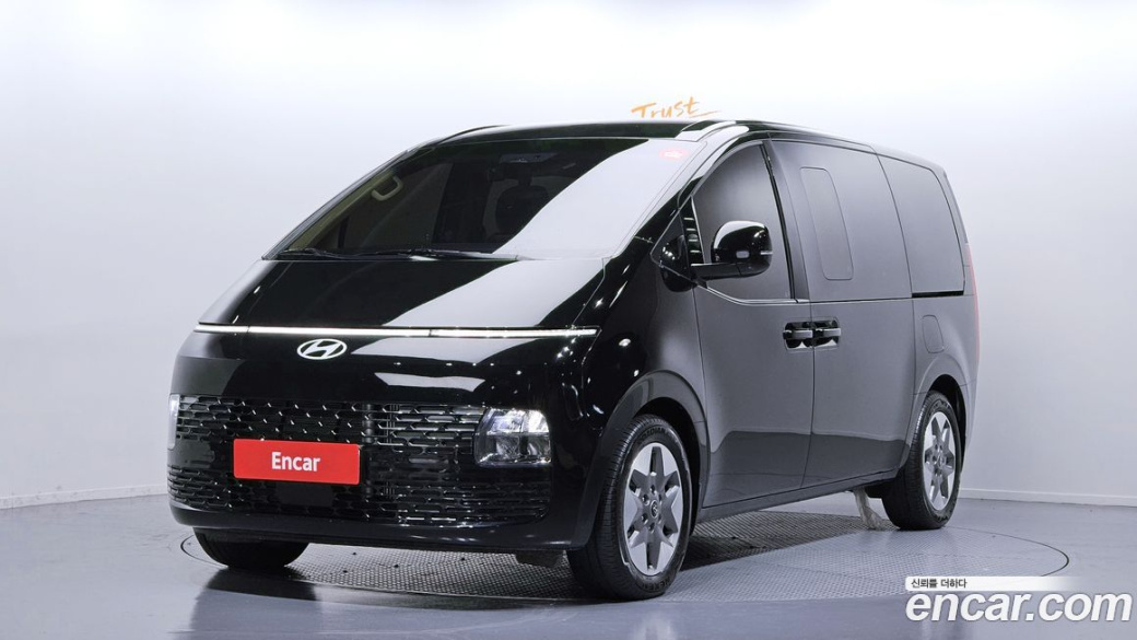 Hyundai Staria 4WD Tourer 9-Seater, 2025