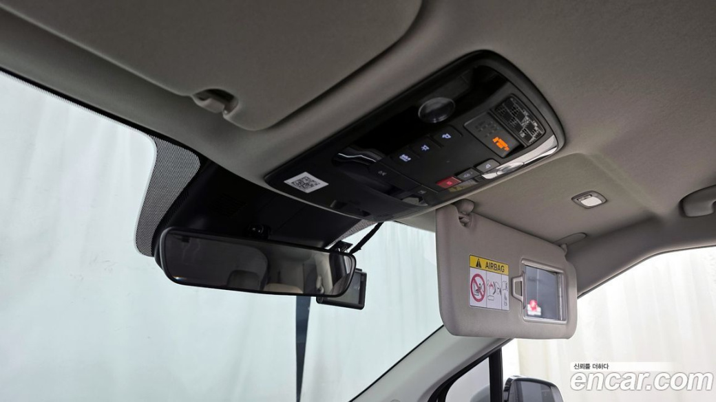 Kia Carnival 9-Seater Prestige, 2024