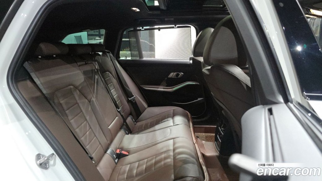 BMW 3-Series 320d Touring M Sport, 2022