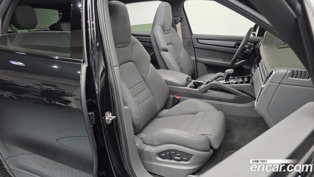 Porsche Cayenne 3.0 PLATINUM EDITION, 2023